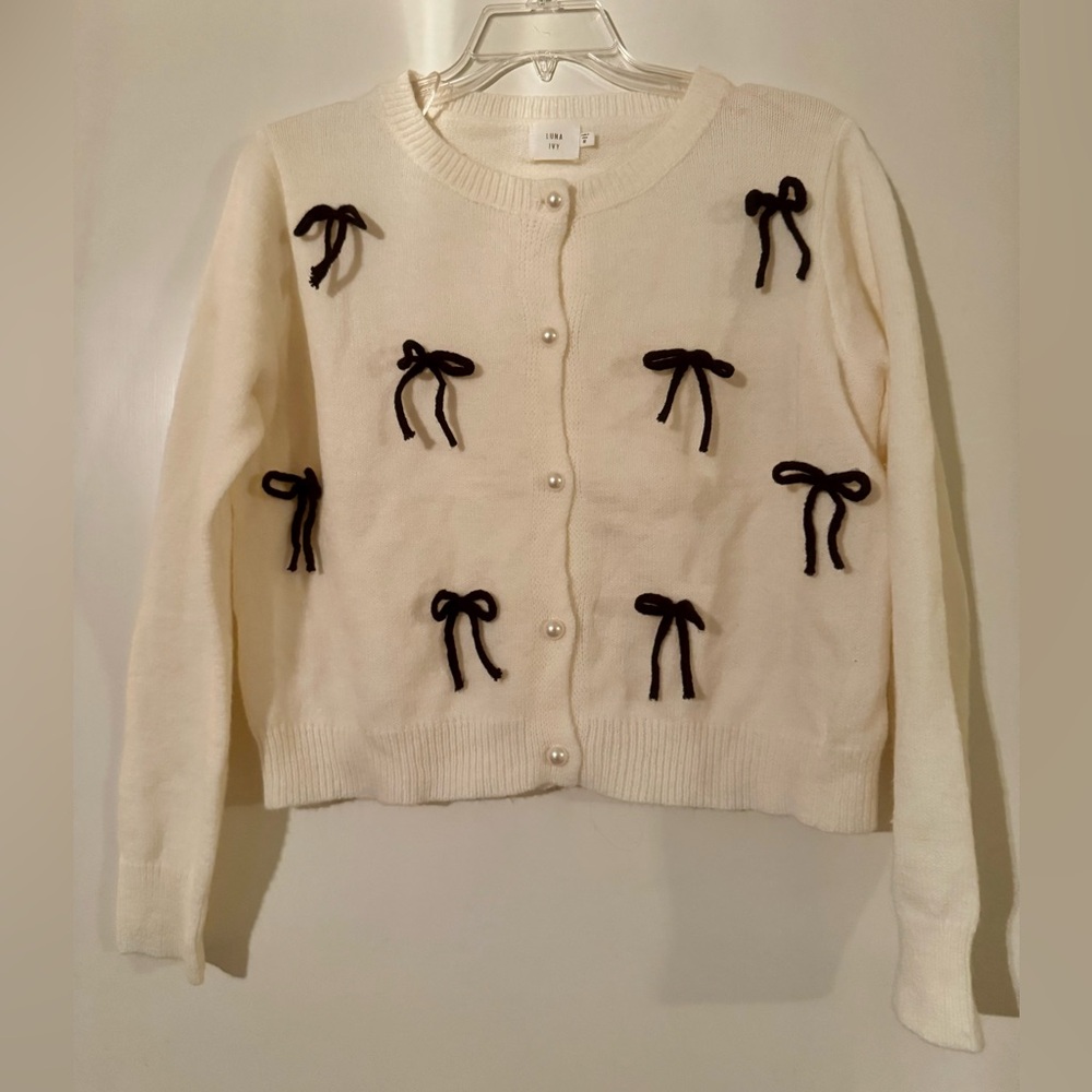 LUNA IVY Cream Cardigan with Black Bow Details